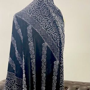 Velvet shawl /warp block printing